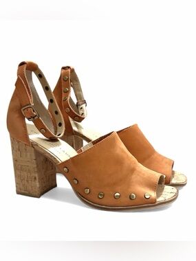 Chinese Laundry Studded Leather Peep Toe Block Heel Sandals Size 8.5 NWT